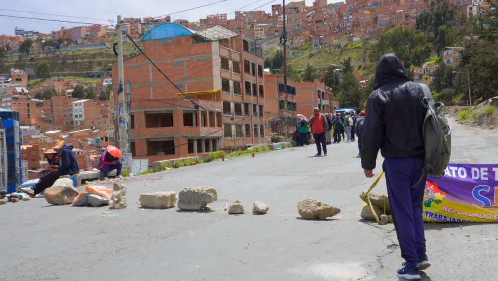 La "Ley antibloqueos" es debatida en la Asamblea Legislativa Plurinacional, con el propósito de sancionar delitos que impiden el libre tránsito, el abastecimiento de alimentos y las actividades económicas en el país. Foto: Archivo