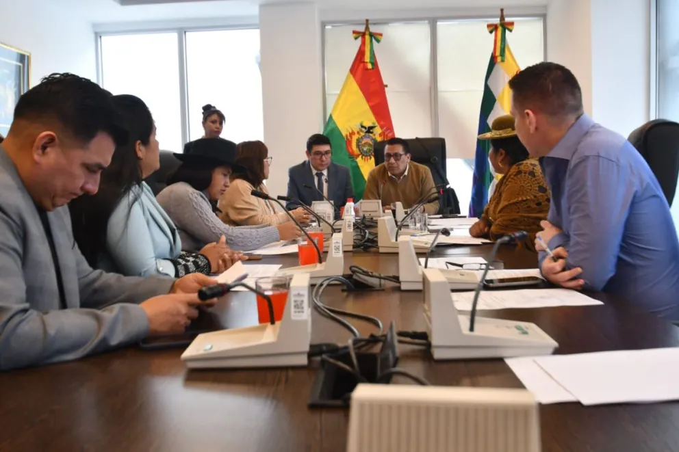 La Comisión de Justicia Plural, Ministerio Público y Defensa Legal del Estado. Foto: APG