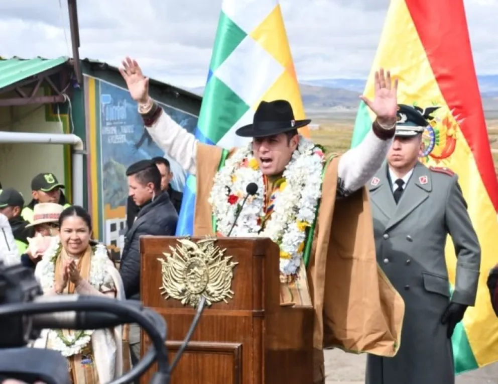 El vicepresidente Edmand Lara en el acto por el Día de Estado Plurinacional. Foto: APG 