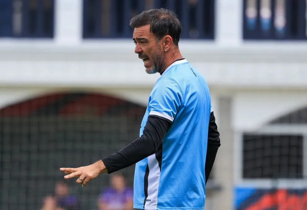 Alvaro Recoba, entrenador uruguayo que dirige al deportivo Táchira. Foto: CDT