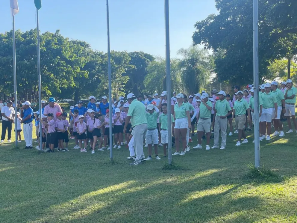 La ceremonia de inauguración del  Circuito Nacional Vuelta Bolivia. Foto:: Federación Boliviana de Golf