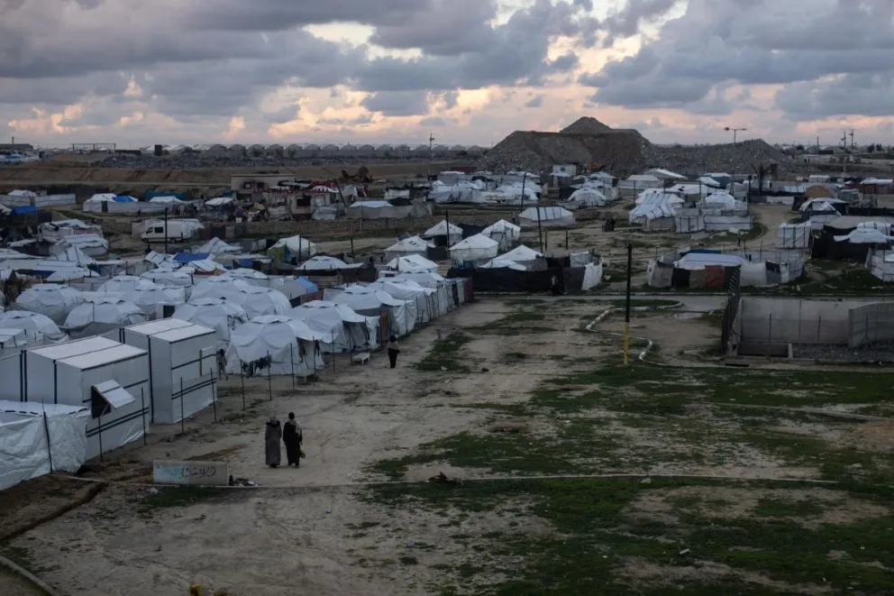 La población de Gaza trata de recomponer su día a día entre calles cubiertas de escombros y playas convertidas en campamentos improvisados. Foto: EFE