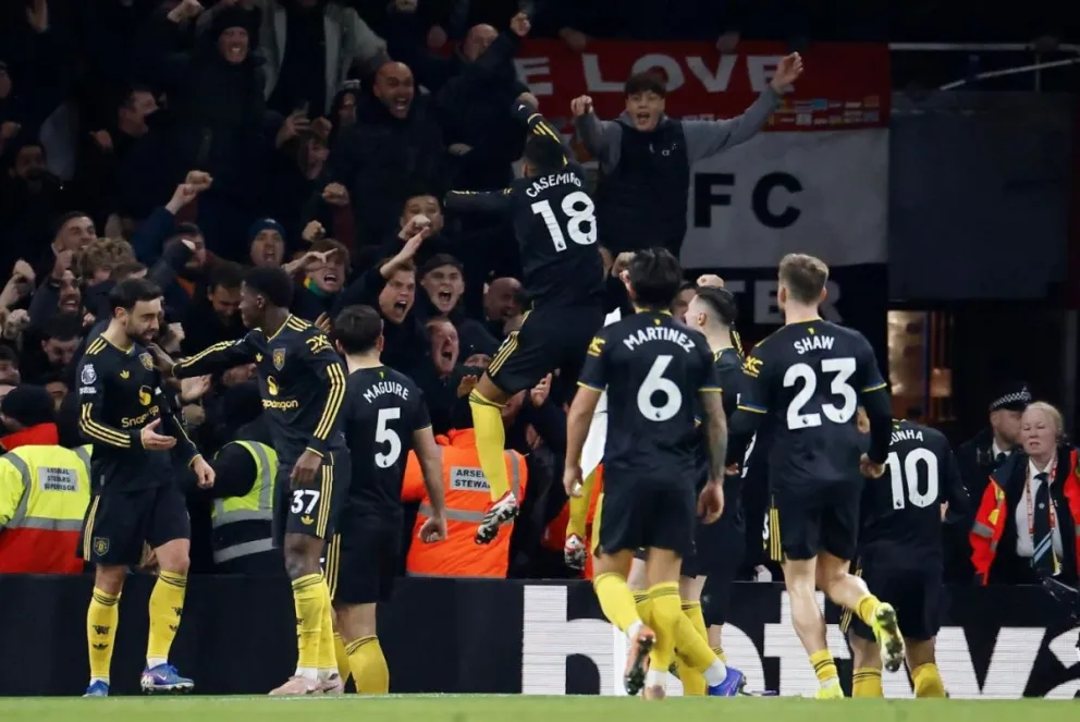 Jugadores del United festejan uno de sus goles. Foto: EFE.