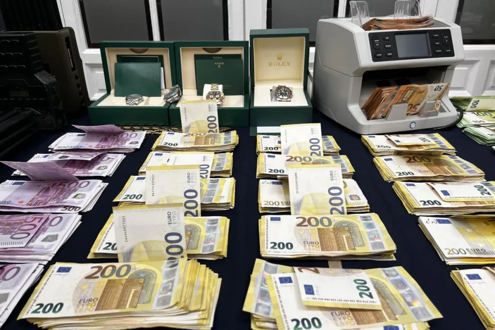 Un total de 105 personas han sido detenidas en Andalucía y Canarias en las dos fases de la operación "Sombra Negra". Foto: EFE