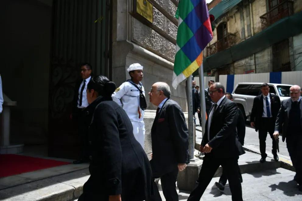 El canciller de Brasil, Mauro Vieira, ingresa a la Cancillería. Foto: APG 