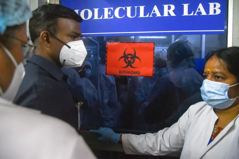 Un laboratorio que investiga virus en la localidad india de Chennai. Foto: EFE