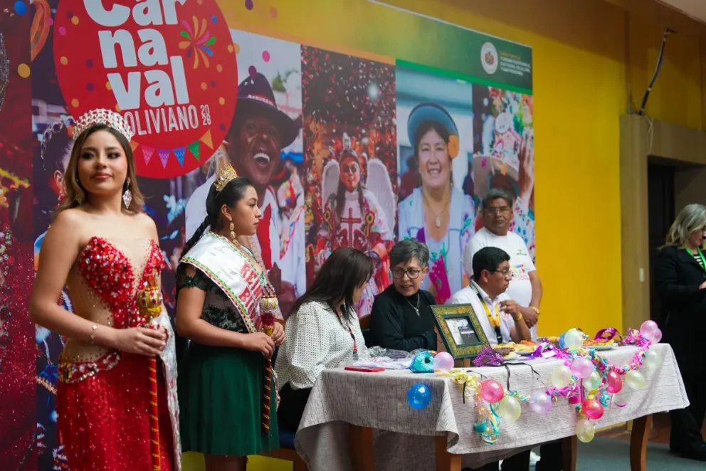 Las autoridades y representantes que lanzaron el evento, este martes. Foto: Viceministerio de Gastronomía 