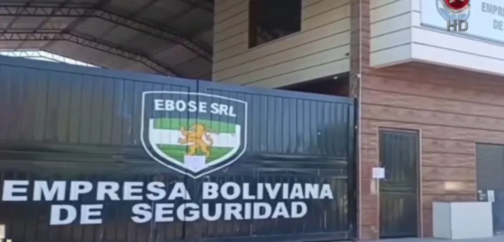 El galpón allanado, donde fueron trasladadas las más de 30 maletas y se encontró más de 70 kilos de marihuana. Foto: Captura de imagen Cadena A 