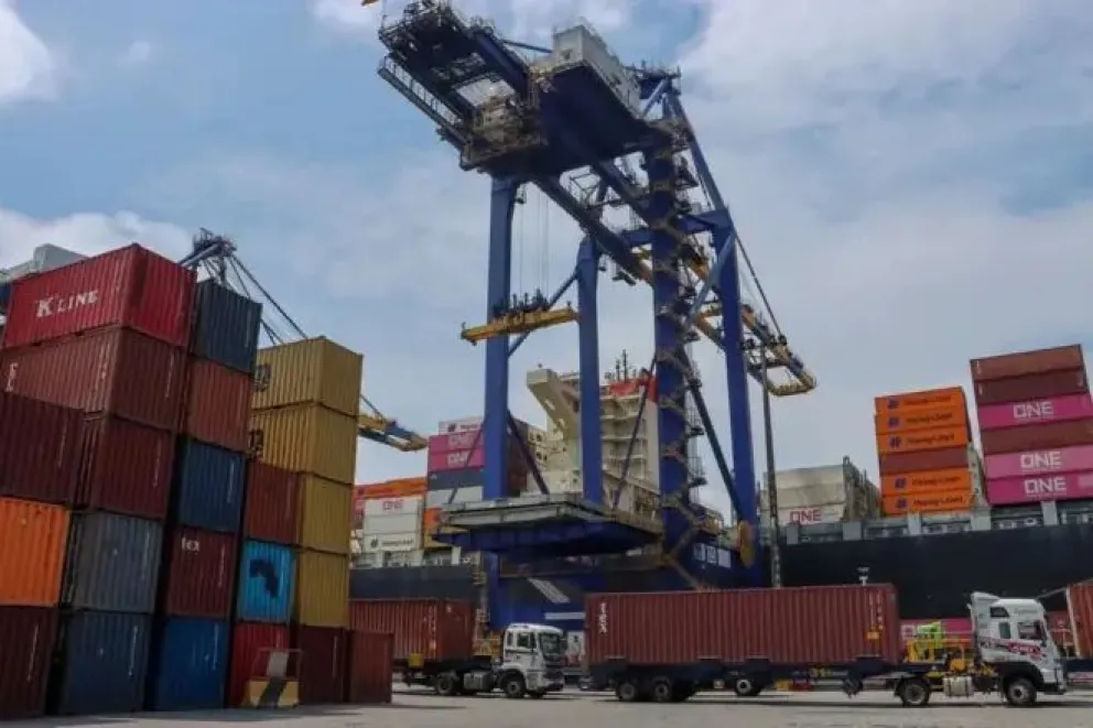 El CCEA alerta sobre los posibles efectos económicos que esta situación podría generar en el comercio subregional, advierte que la interrupción de los flujos comerciales impacta directamente en la producción y el empleo