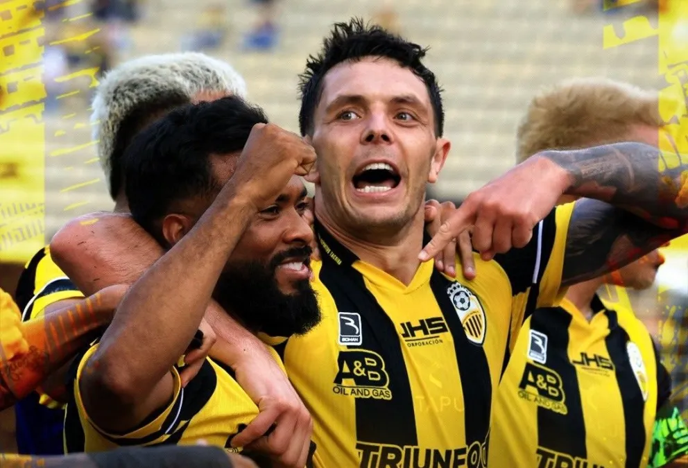 Jugadores del Táchira festejan su triunfo ante el Anzoátegui. Foto: Club Deportivo Táchira