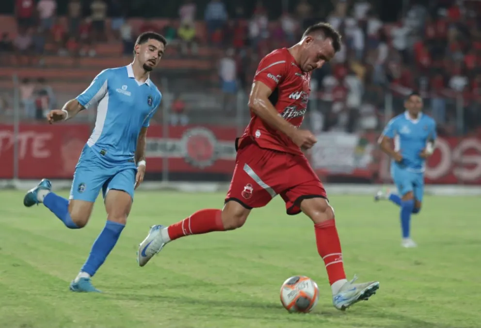 Incidencia entre Guabirá (de rojo) y San Antonio. Foto: Agencia Marka Registrada.