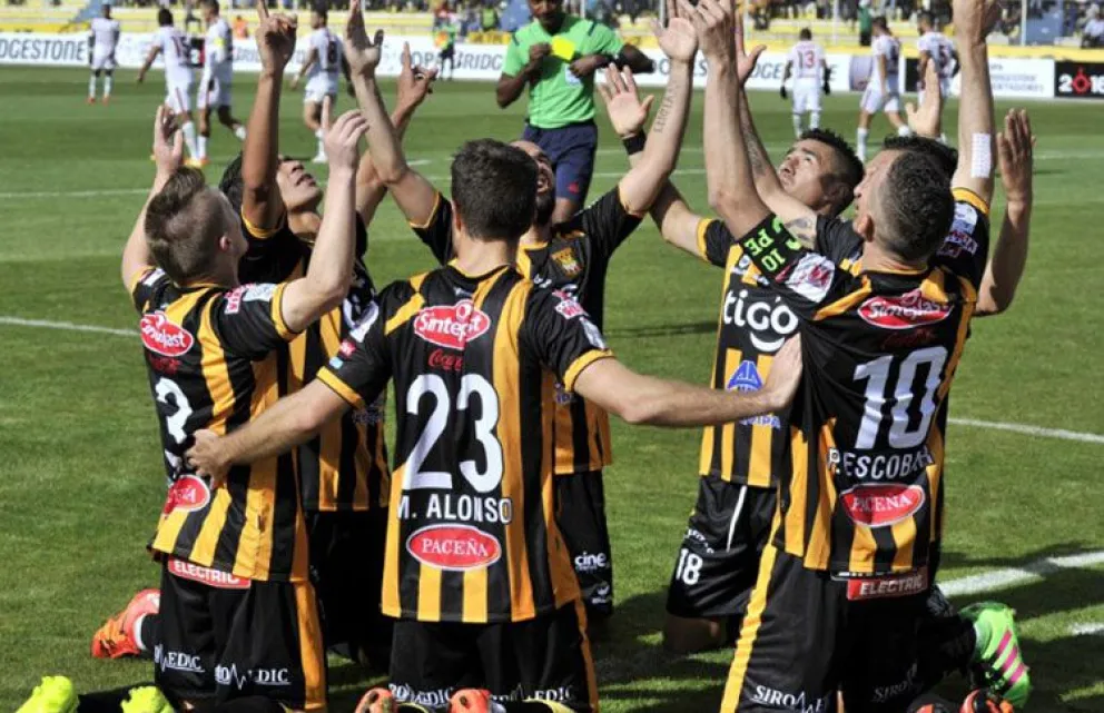 La celebración de los atigrados en el triunfo de 2016 ante Trujillanos. Foto: Conmebol