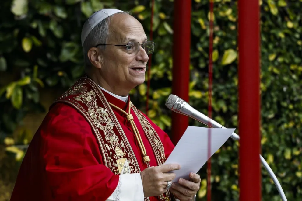 El Papa León XIV participa en la inauguración de un mosaico mariano y de la estatua de Santa Rosa de Lima, en los Jardines Vaticanos, Ciudad del Vaticano. Foto: EFE