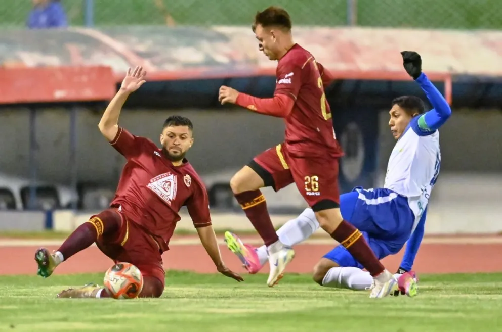 Real Oruro y GV San José dividieron honores en el Bermúdez. Foto: Marka Registrada