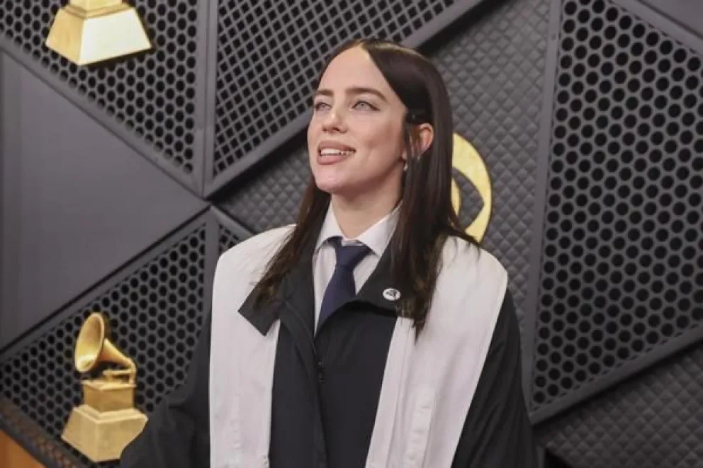 La cantautora estadounidense Billie Eilish asiste a la alfombra roja de la 68.ª edición anual de los Premios Grammy en el Crypto.com Arena, en Los Ángeles, California (EE. UU.), el 1 de febrero de 2026. .EFE/EPA/JILL CONNELLY