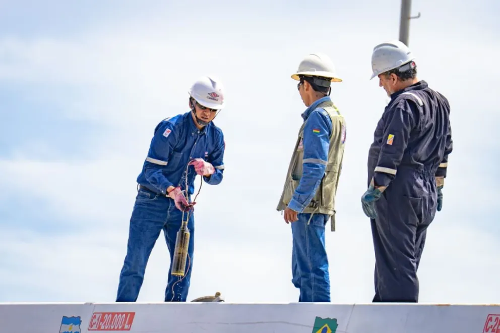 Los daños provocados por mala calidad de la gasolina, solo serán establecidos con un estudio serio. Foto: ANH/YPFB