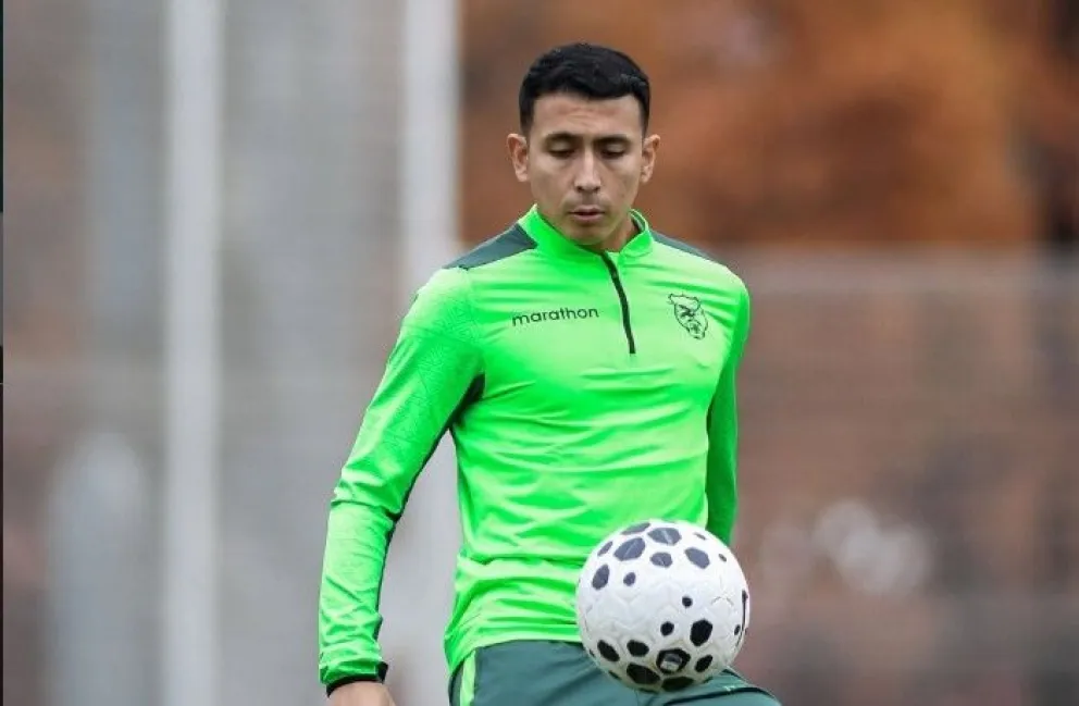 Roberto Fernández en una de las prácticas del seleccionado boliviano. Foto: FBF
