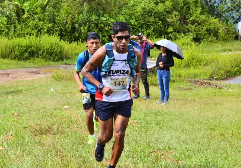 Dos atletas en una competencia pasada. Foto: Skyrunning Bolivia.