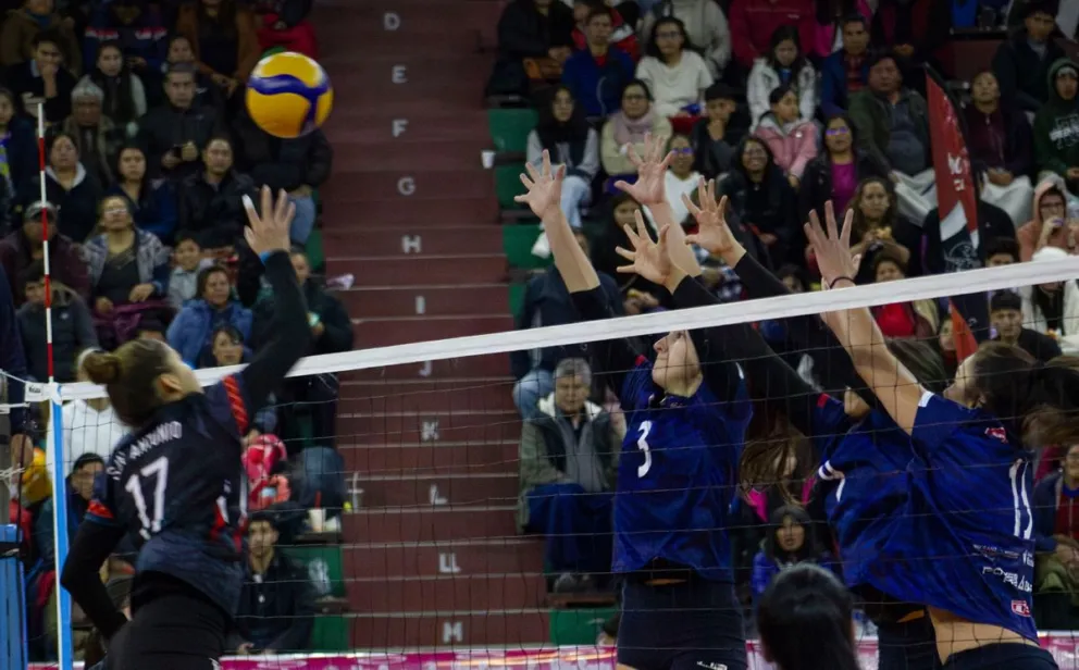 Un partido de la Liga Superior Femenina 2025. Foto: Federación Boliviana de Voleibol.