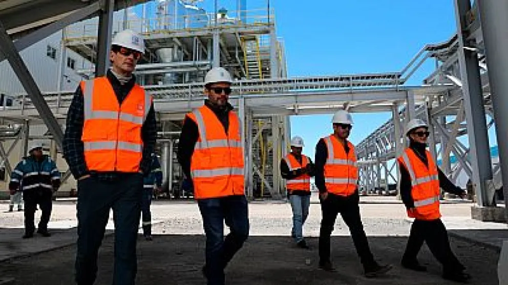 Delegación política, empresarial y financiera europea visita el complejo del litio en Uyuni. Foto: YLB