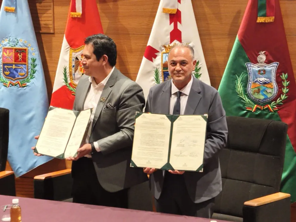 El convenio se firmó en un acto público en el Salón de Interpelaciones de la Asamblea Legislativa Plurinacional. Foto: Paulo Lizárraga A.