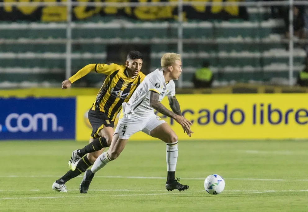 Una incidencia del lance de ida que ganaron los aurinegros. Foto: Conmebol