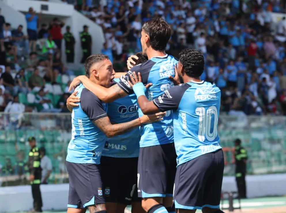 Jugadores de Blooming celebran la clasificación a los cuartos de final. Foto: Agencia Marka Registrada