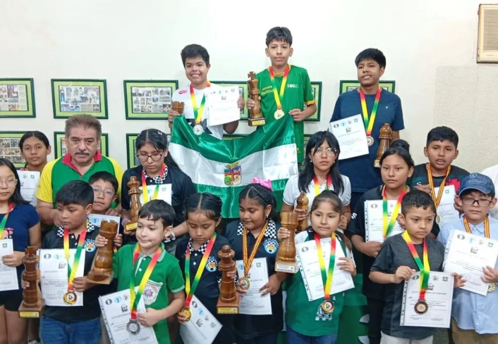 Los premiados del torneo que hubo en Santa Cruz. Foto: Federación Boliviana de Ajedrez.