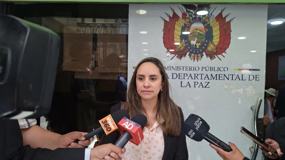 La diputada Claudia Herbas presentó la denuncia junto a su colega Rolando Pacheco. Foto: Visión 360 