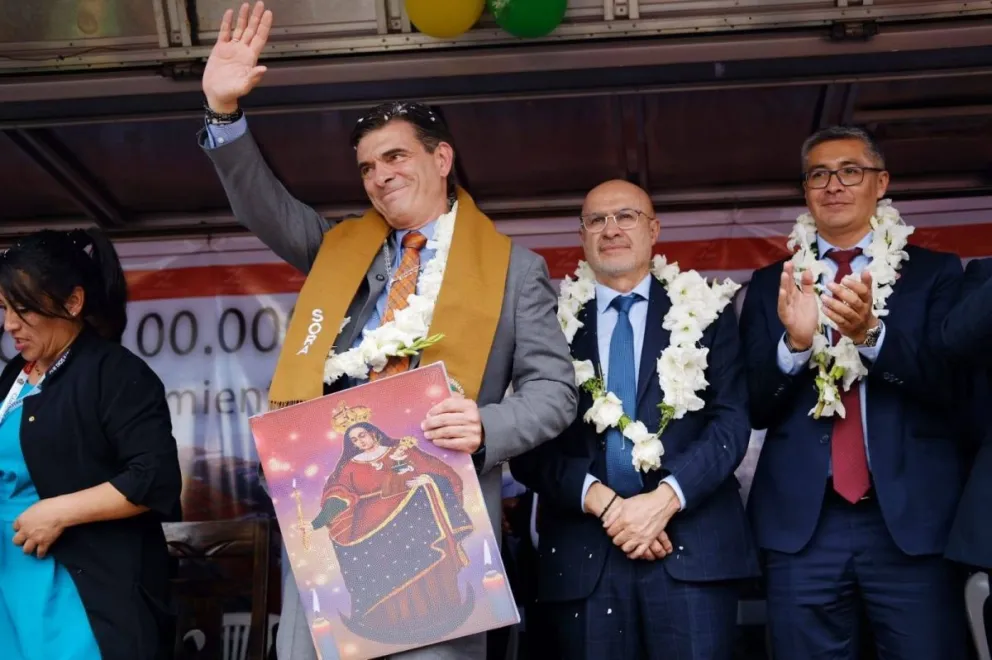 El presidente Rodrigo Paz en Oruro. Foto tomada de la cuenta del presidente Rodrigo Paz