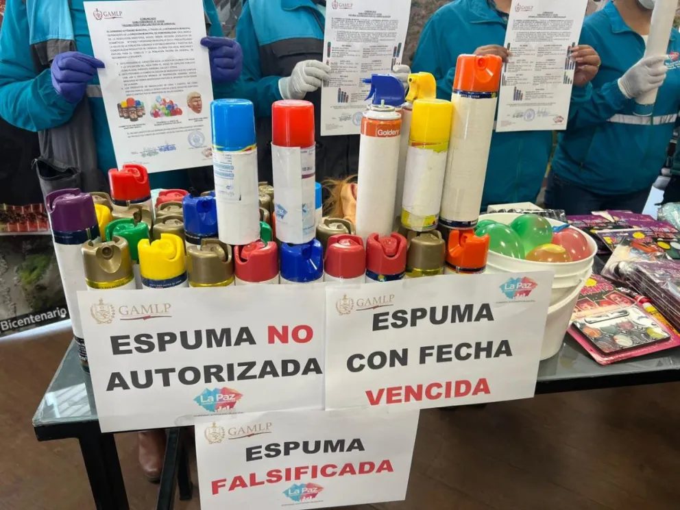 La Intendencia Municipal prohibió la comercialización de espumas carnavaleras que contengan sustancias agotadoras de la capa de ozono, como el HCFC-22 (R-22) y el HFA 134 A. Foto: Alcaldía de La Paz