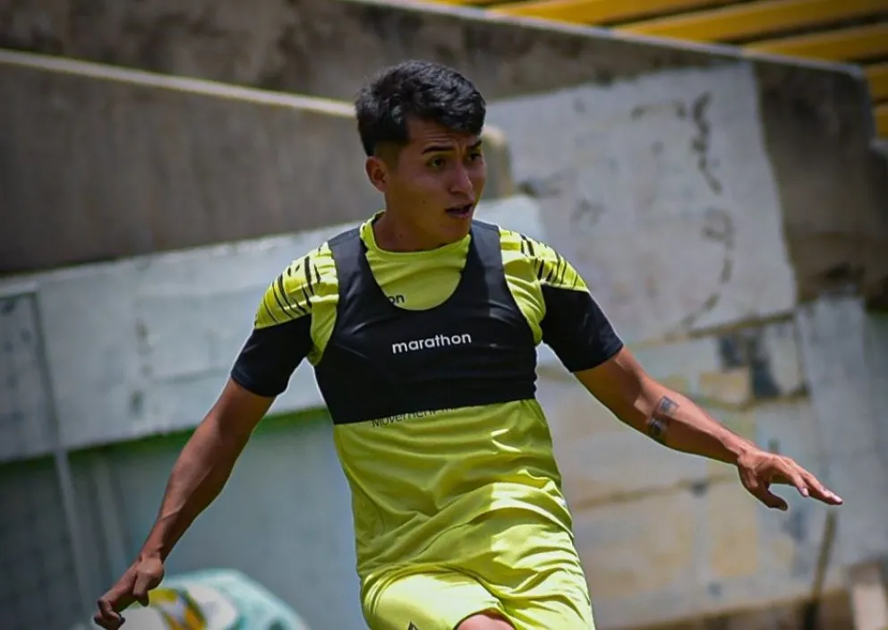 Altamirano durante una práctica anterior con el Tigre. Foto: Club The Strongest.