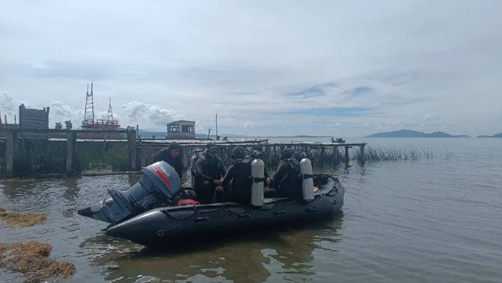 Uno de los grupos de buzos que realizaron la búsqueda. Foto: Jilata Roberto Quispe Alanoca