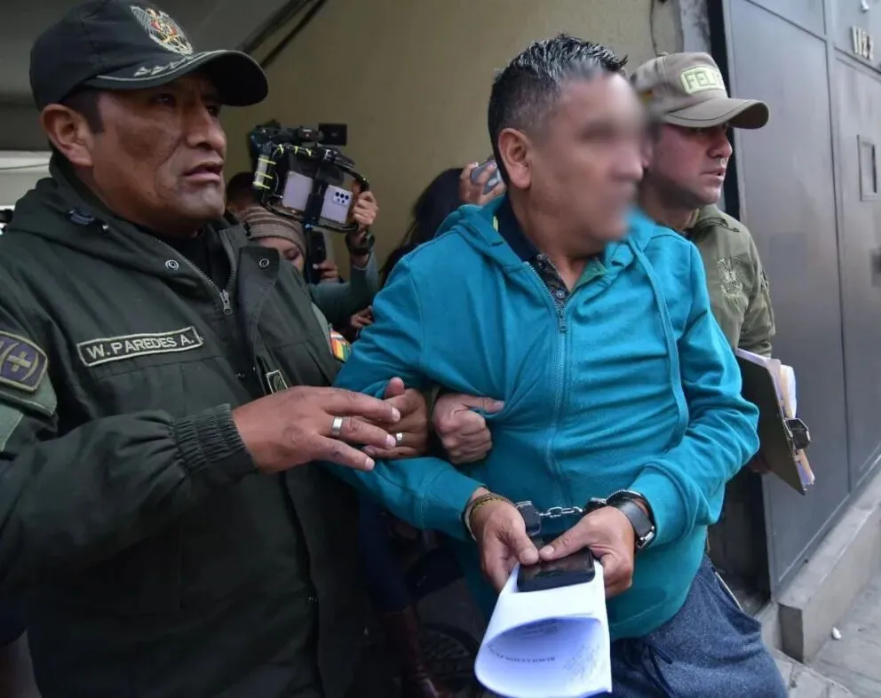 Bladimir Iraizos, tras ser aprehendido. Foto: APG