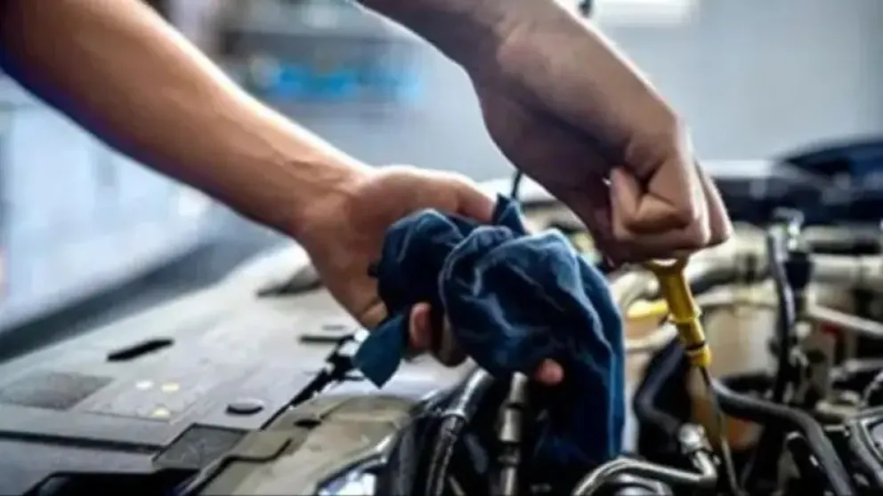 Los daños a motores fueron denunciados por varios usuarios de vehículos en redes sociales. Foto: Referencial / Red Uno