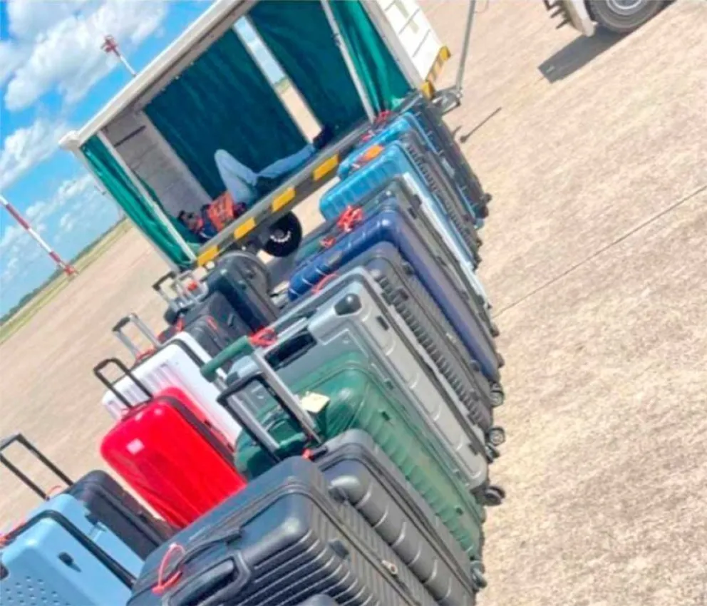 El presidente de la Aduana Nacional responsabiliza al personal de la Aduana en el aeropuerto de Viru Viru por la no revisión de las 31 maletas. Foto: El Potosí.