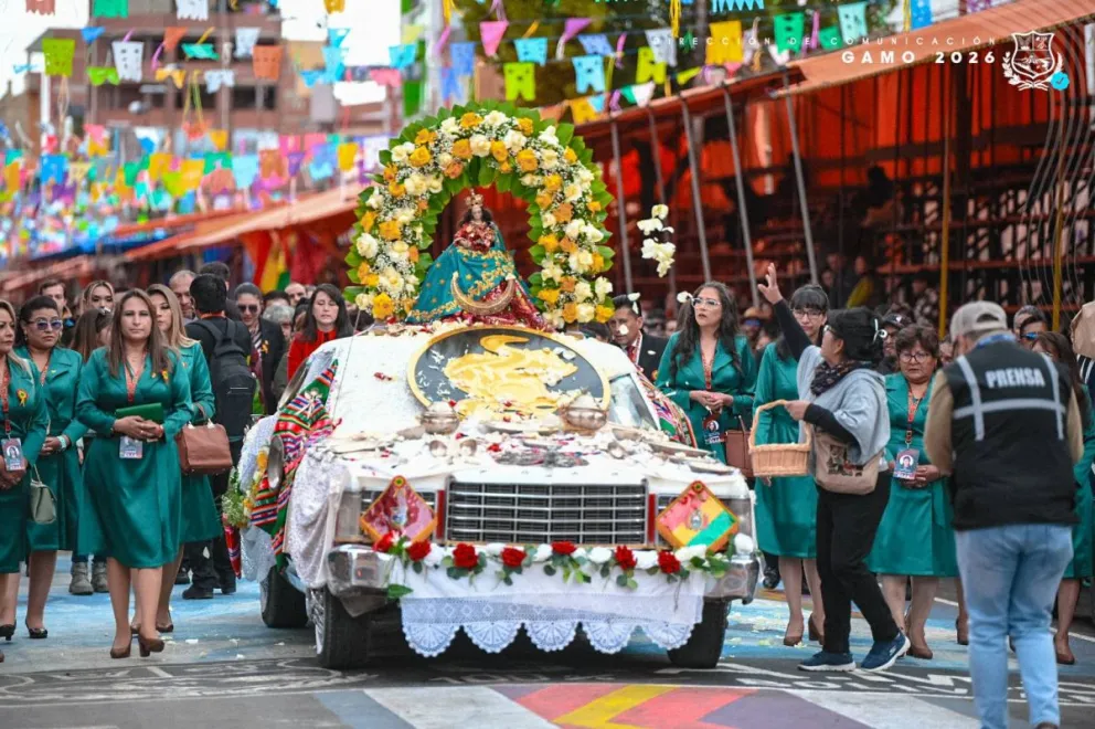 La procesión de la Virgen del Socavón dio inicio al Carnaval de Oruro. Foto: Alcaldía de Oruro