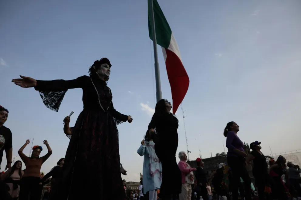l Gobierno de la Ciudad de México celebró una fiesta comunitaria para mandar un mensaje de "amor" de cara al Mundial 2026. Foto: EFE