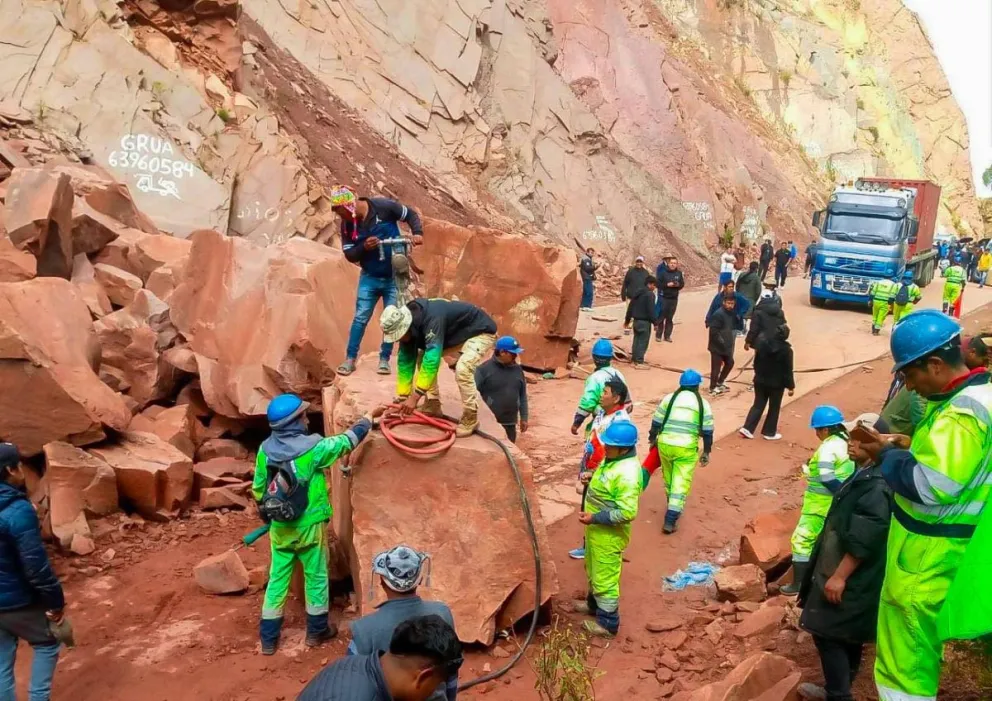 Los trabajos del personal de la ABC comenzó una vez reportado el derrumbe. Foto: ABC