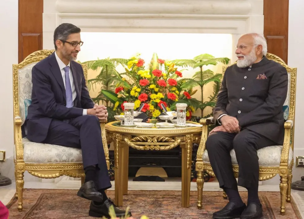  El CEO de Google, Sundar Pichai (izq.), y el primer ministro indio Narendra Modi (der.) en Nueva Delhi. Foto: EFE 
