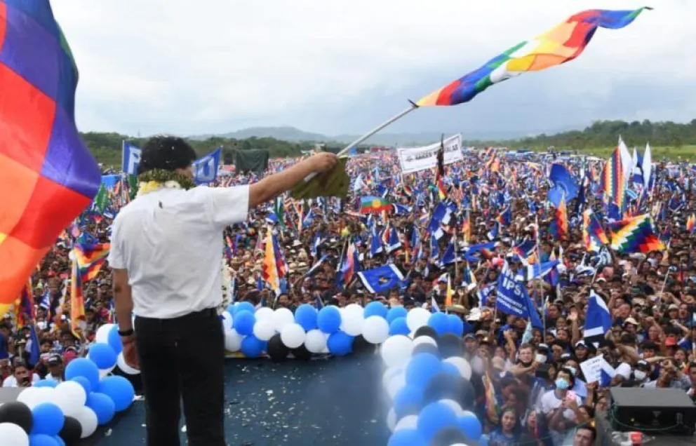 El expresidente Evo Morales Ayma ante una multitud en Chimoré, Cochabamba. Foto: ABI.