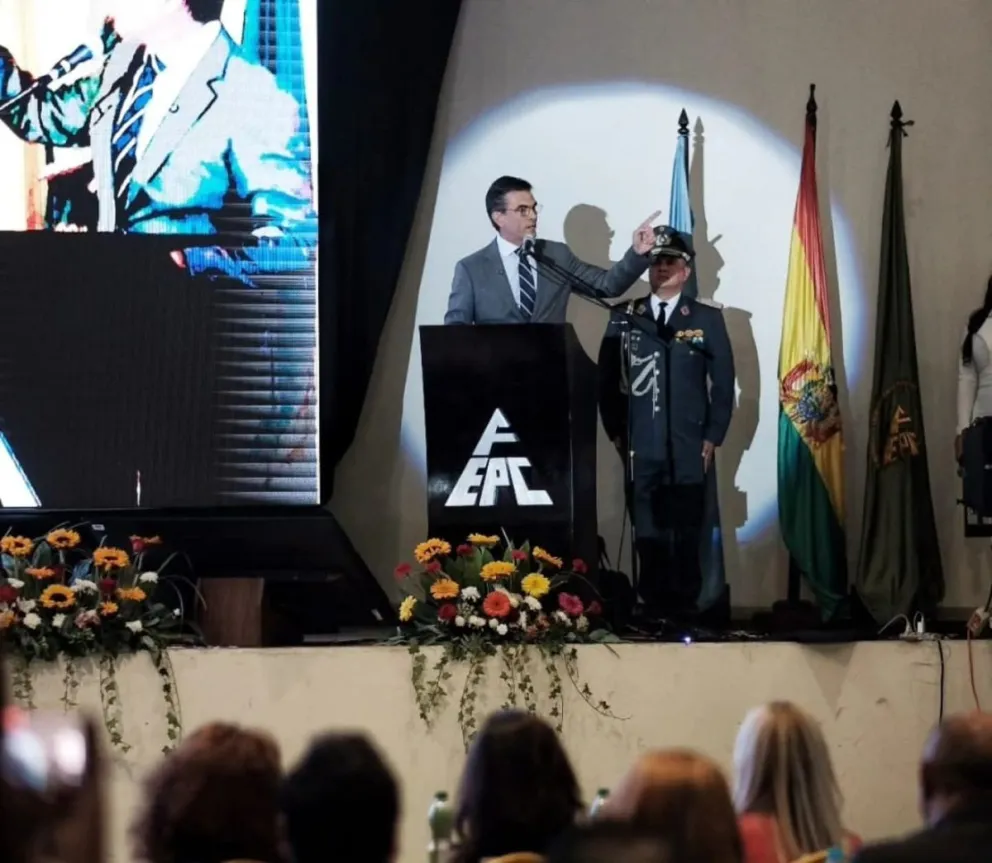 El presidente Rodrigo Paz durante su intervención en un congreso empresarial realizado en Cochabamba. Foto: ABI