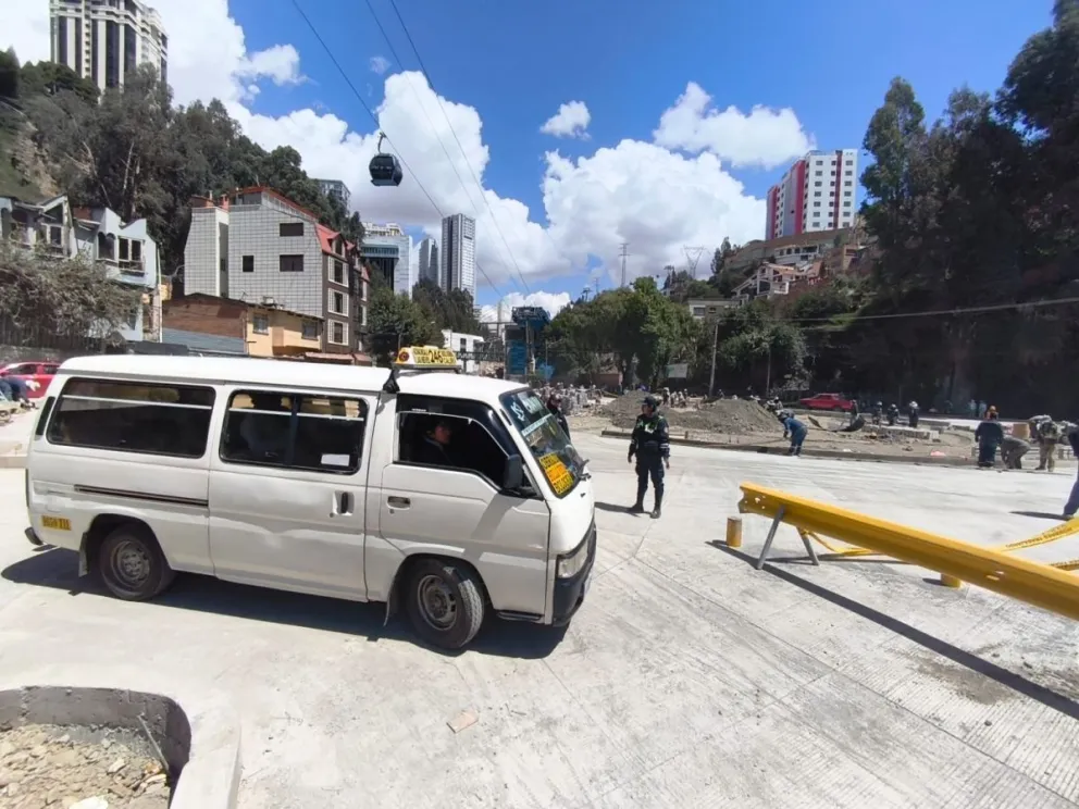La Alcaldía indica que no es una inauguración oficial, sino de una “habilitación de vía” necesaria para dar continuidad a las obras sin cerrar por completo el tráfico. Foto: AMUN