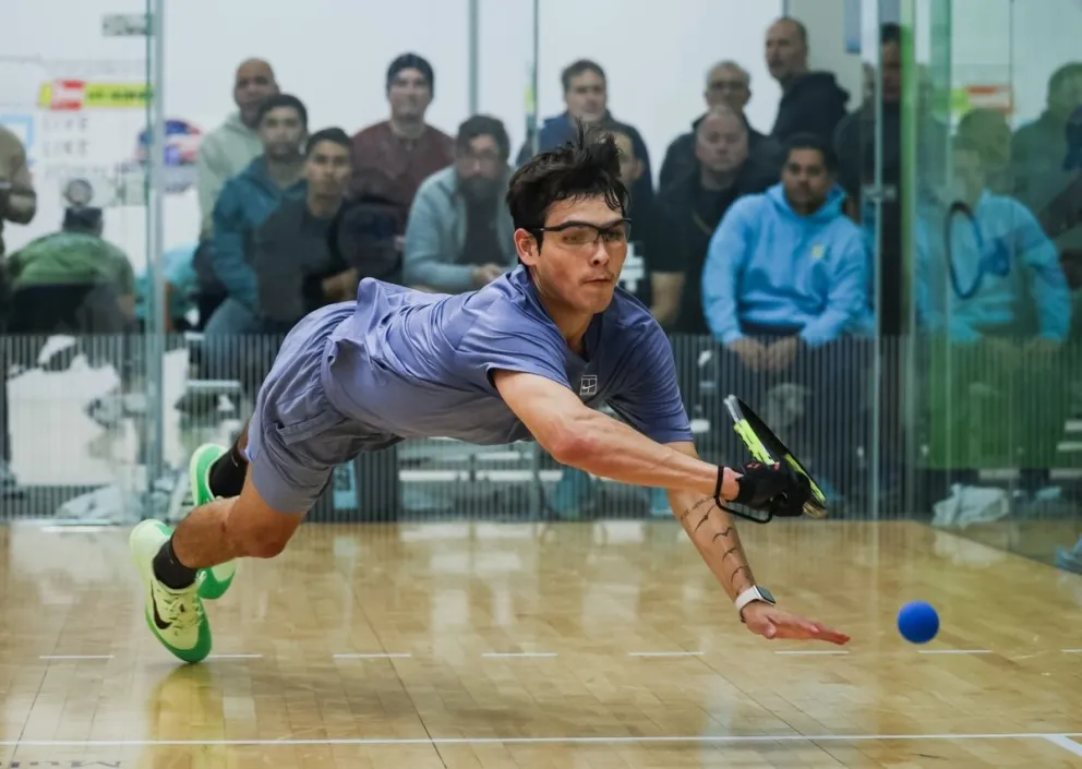 Flores en uno de sus partidos por el Tour Profesional. Foto: IRT.