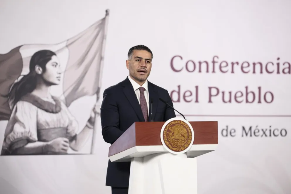El secretario de Seguridad y Protección Ciudadana, Omar García Harfuch, habla en una rueda de prensa este lunes en Palacio Nacional de la Ciudad de México (México). Foto: EFE