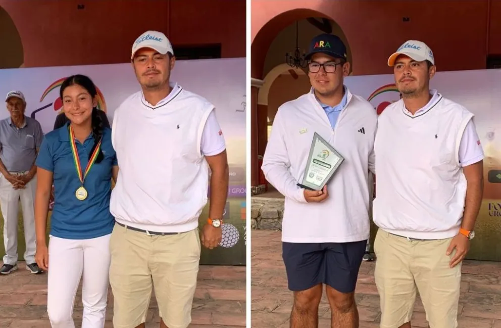 Onishi (izq.) y Quiroga en la premiación. Foto: Federación Boliviana de Golf.