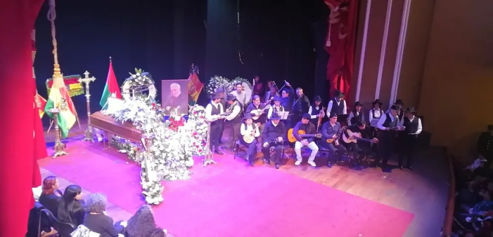 El velorio del destacado actor David Santalla. Fotos: Paulo Lizárraga y Edmundo Morales / Visión 360
