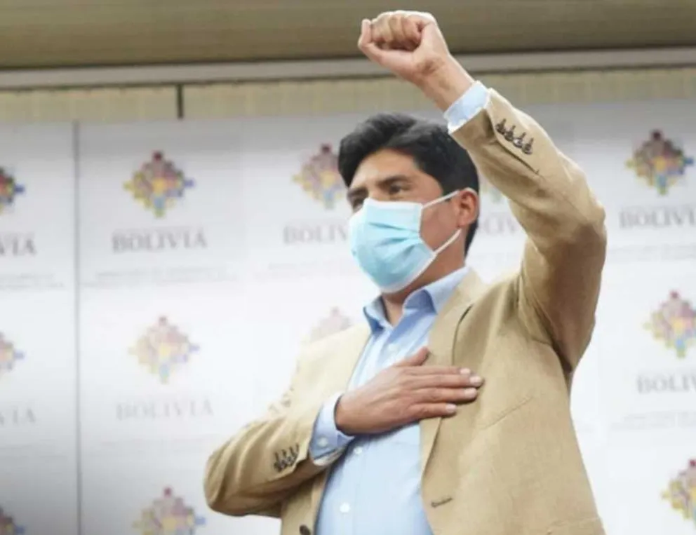 Franklin Flores jura en el cargo de gerente de la Empresa de Apoyo a la Producción de Alimentos (Emapa), el 26 de mayo de 2021. Foto: Bolivia TV.