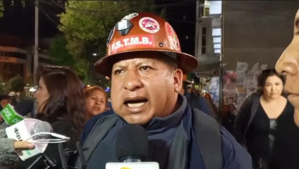 La COB exige esclarecer el caso Maletas, sancionar a los responsables de la distribución de gasolina de mala calidad y pedir que el gobierno informe sobre el destino de los créditos acordados con organismos internacionales. Foto:Correo del Sur