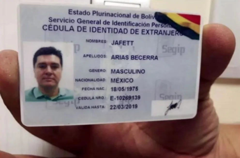 El documento con el que cruzó la frontera era una cédula de extranjero emitida por el Servicio General de Identificación Personal (Segip), bajo el nombre de Jafett Arias Becerra. Foto: Infobae